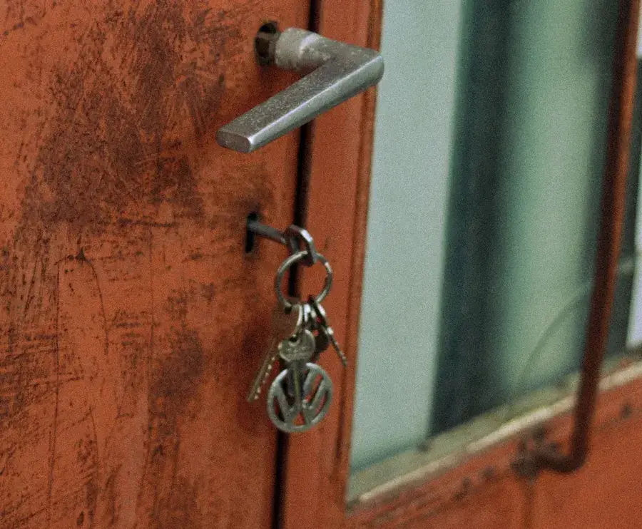 Keys hanging from an old door lock – checking BS 3621 and TS 007 locks in Birmingham, Locksmith Birmingham guide to five-lever lock markings